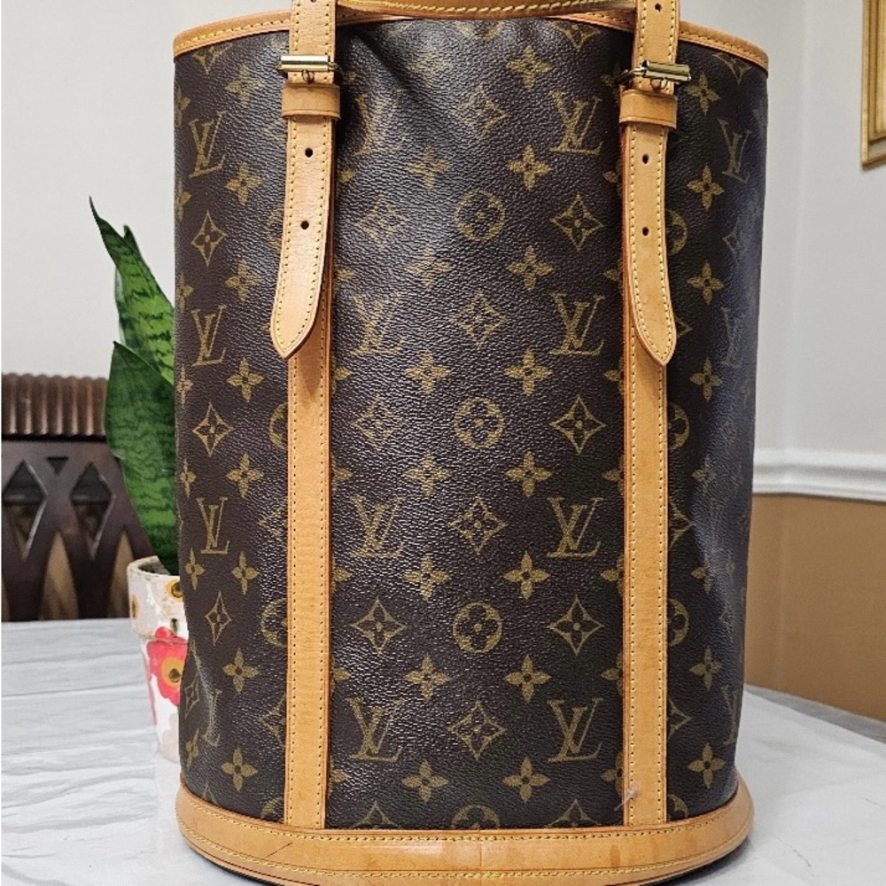 Louis Vuitton Brown Monogram Women's Bag - AUTHENTIC
